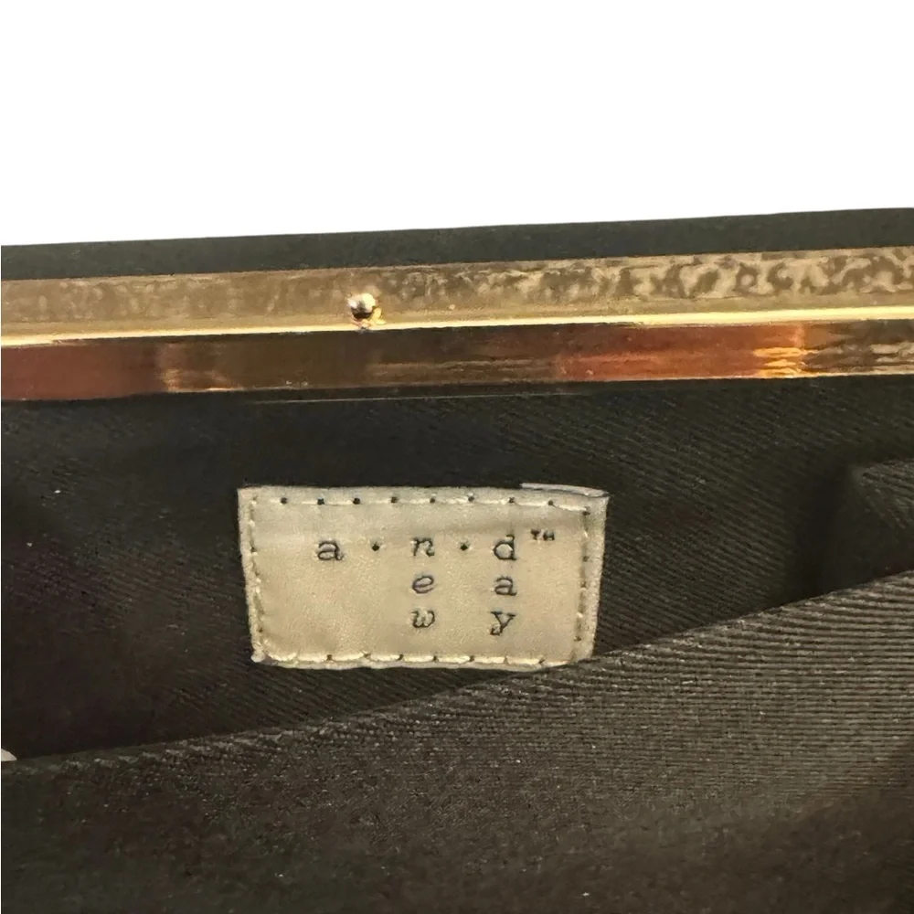 a new day hard case clutch with gold‎ chain